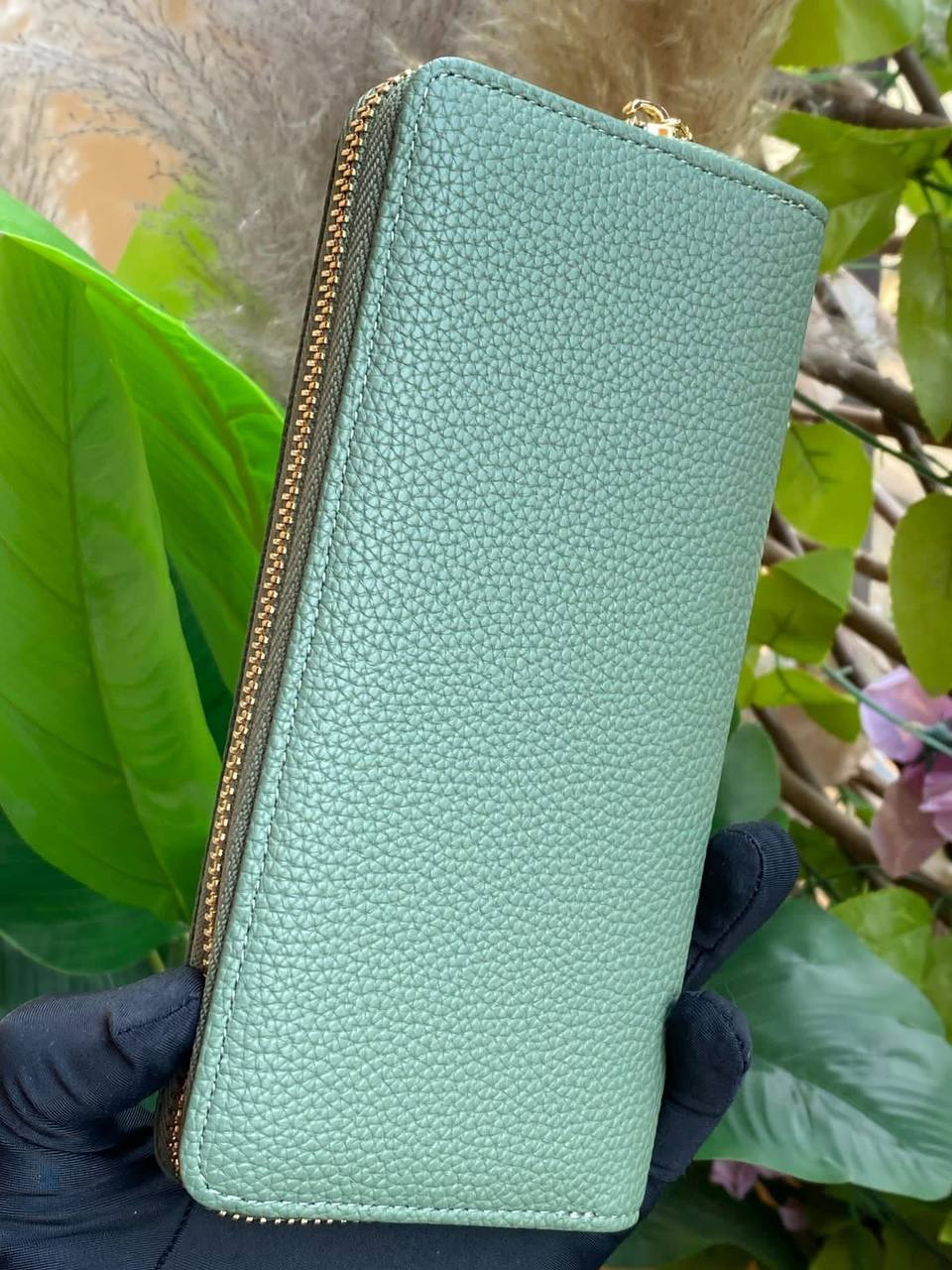 HIGH QUALITY LADIES PURSE PARTITIONED WITH ZIP ENQUIRIES