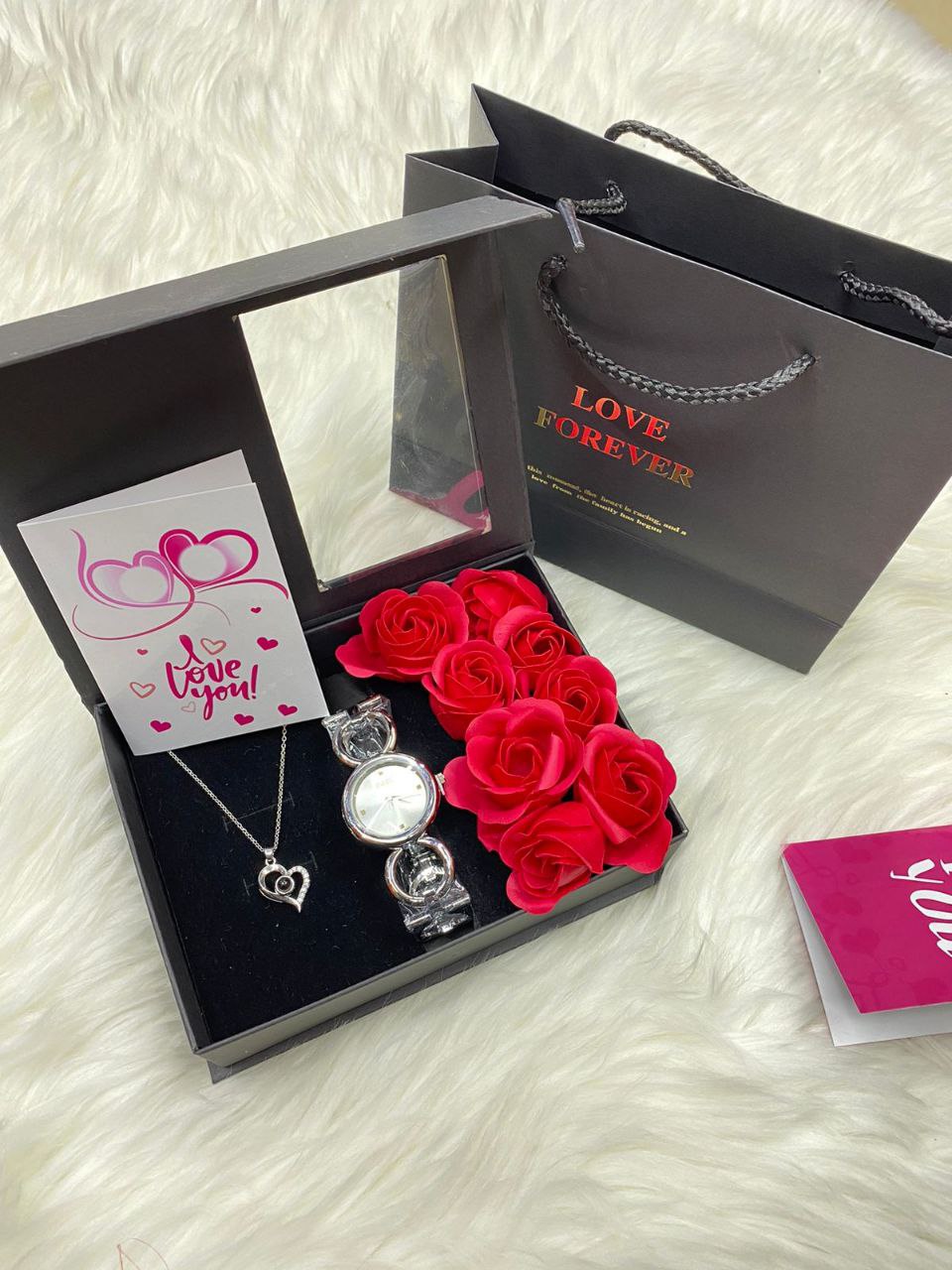 A SET OF NECKLACE WATCH BOX,BAG CARD