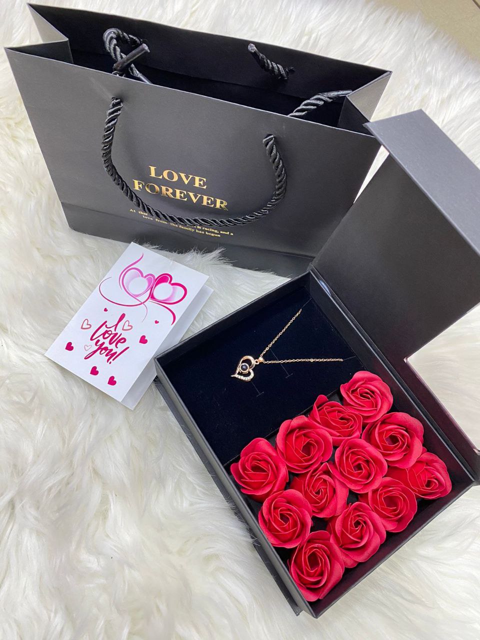 A SET OF I LOVE YOU 100 LANGUAGES NECKLACE LOVE FOREVER BOX AND BAG CARD