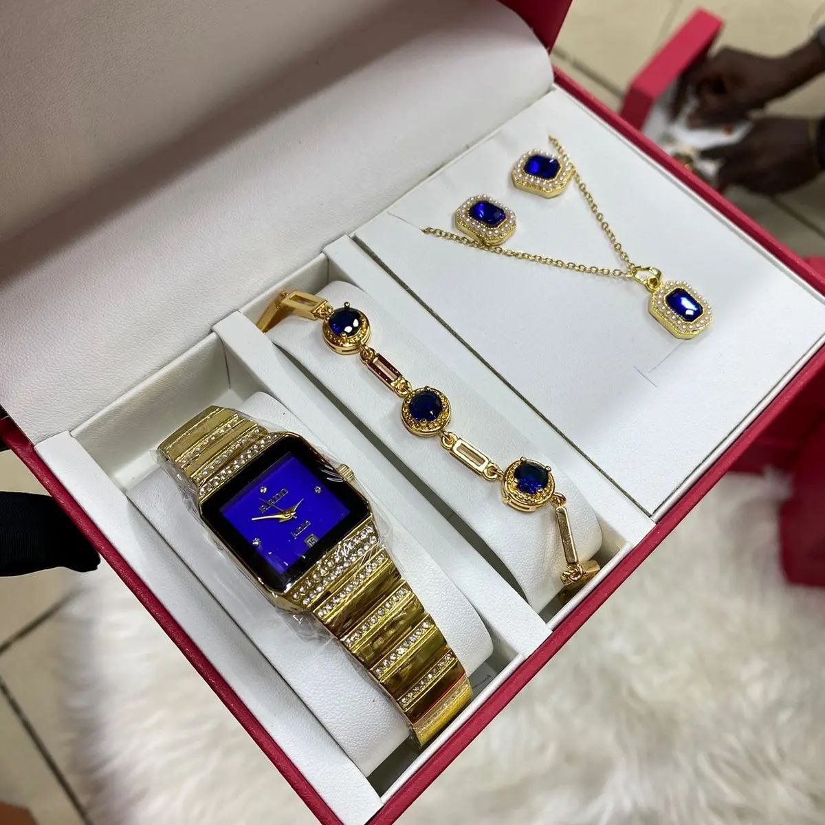 4 1 SETS WATCH BRACELET EARRINGS NECKLACE