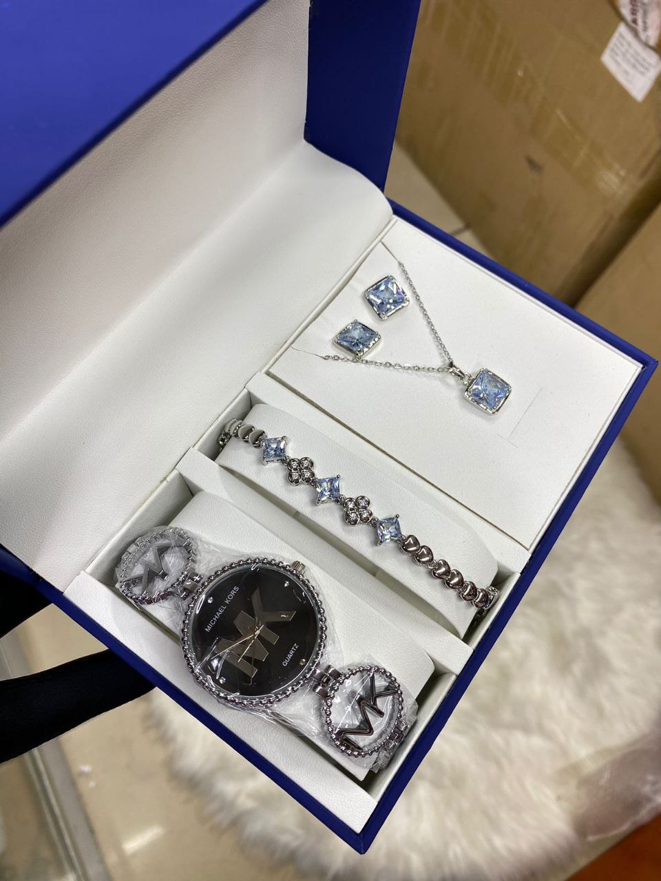 4 1 SETS WATCH BRACELET EARRINGS NECKLACE