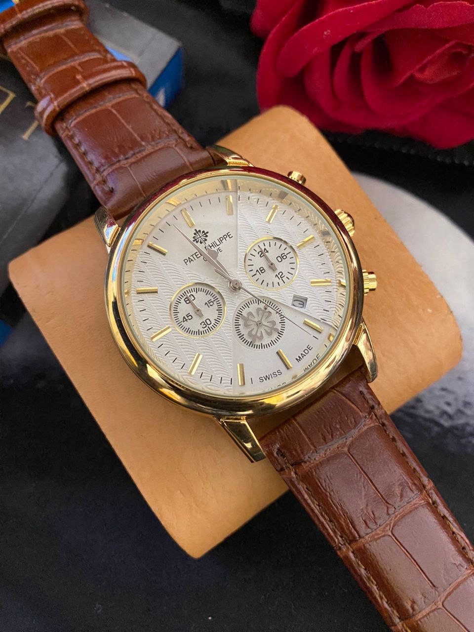 PATEK PHILIPPE DATE DISPLAY LEATHER STRAP CHRONOGRAPH
