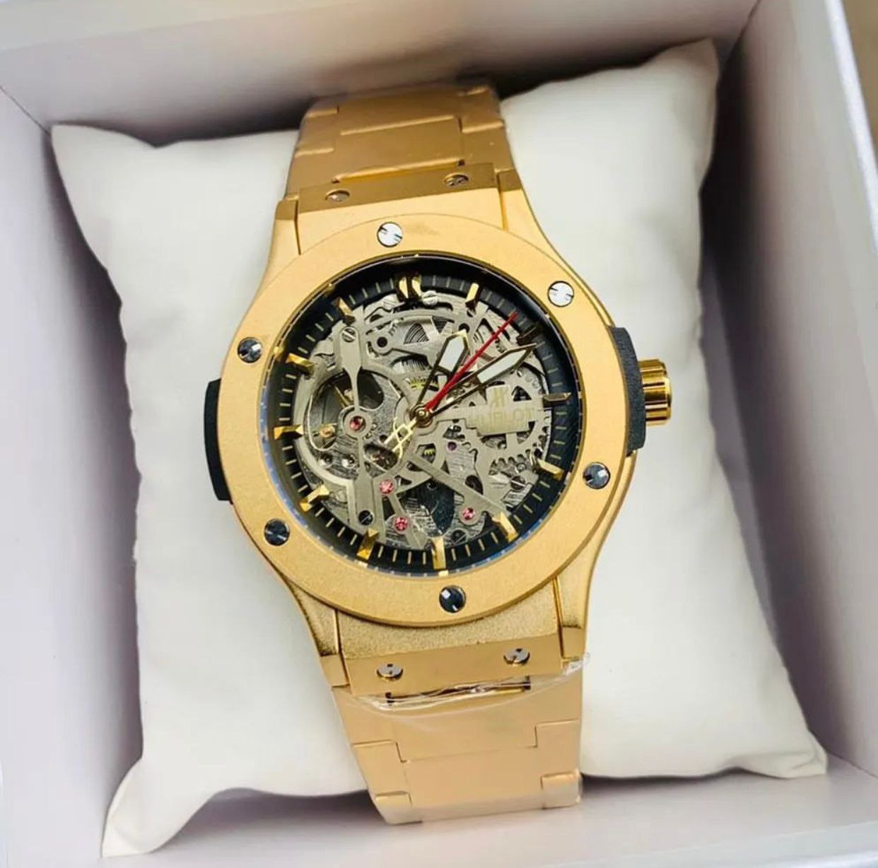 METTALIC HUBLOT AUTOMATIC STAINLESS STEEL WATER RESISTANT AUTOMATIC MOVEMENT