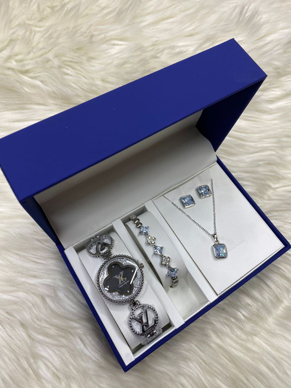 4 1 GIFT SET WATCH NECKLACE BRACELET EARRINGS