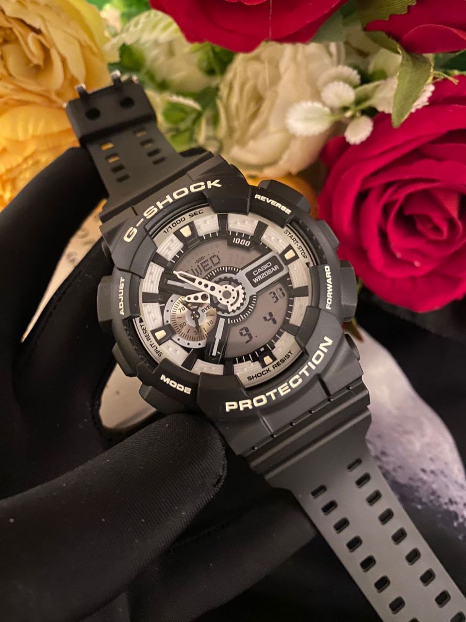 G SHOCK CASIO WATERPROOF SHOCK RESIST FUNCTIONAL CHRONOGRAPHS RUBBER STARP LIGHT BUTTON BATTERY POWERED G SHOCK TIN