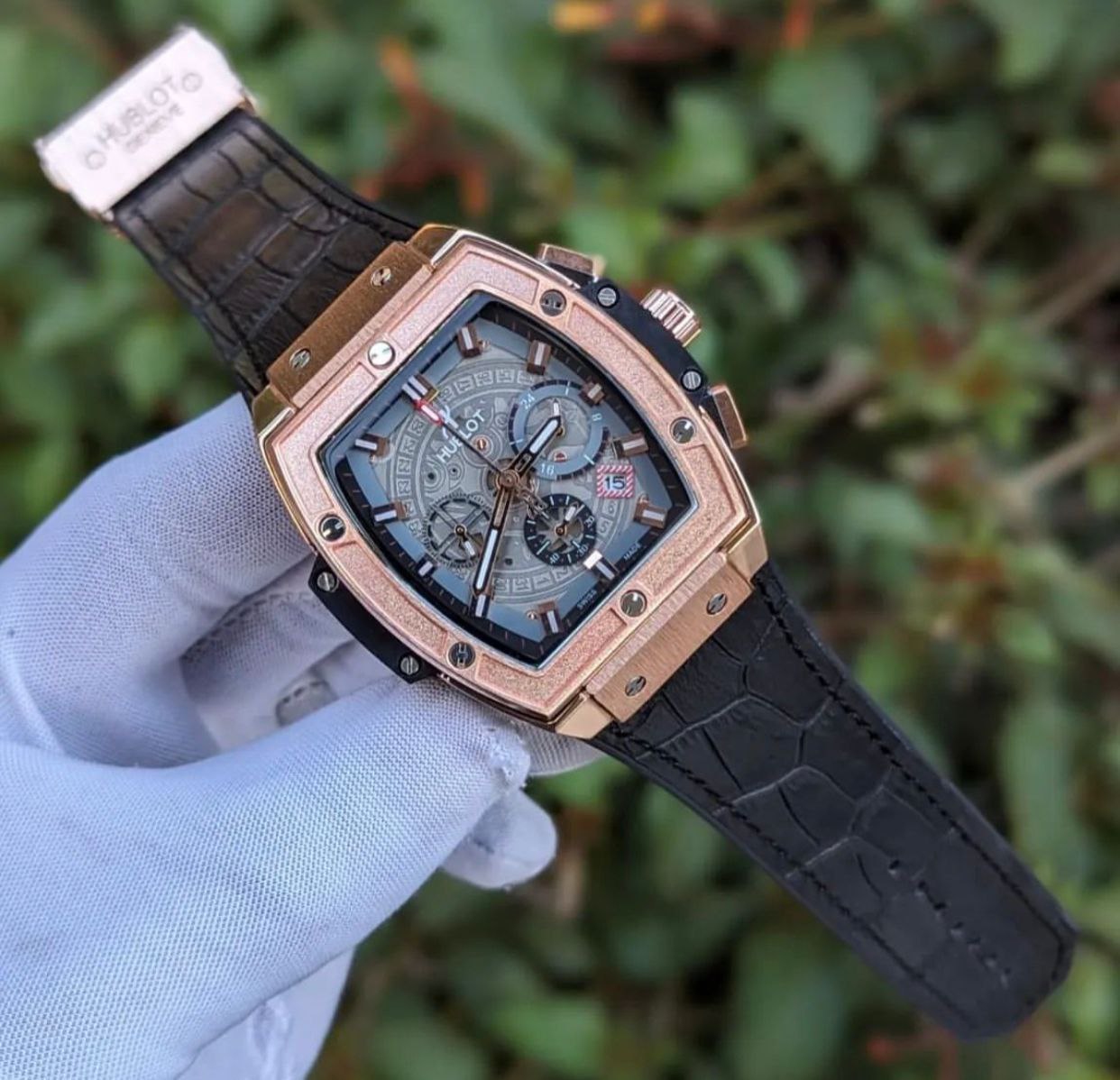 HUBLOT BIG BANG CHRONOGRAPH DATE DISPLAY WATER RESISTANT BATTERY POWERED HUBLOT BRANDED BOX