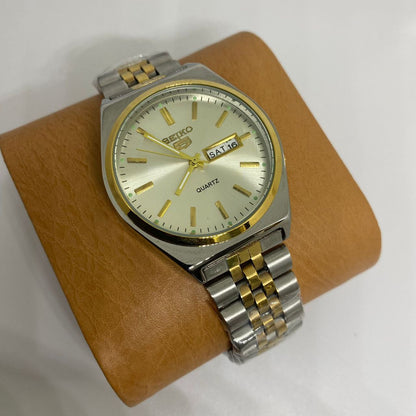 SEIKO 5 WITH DAY AND DATE DISPLAY