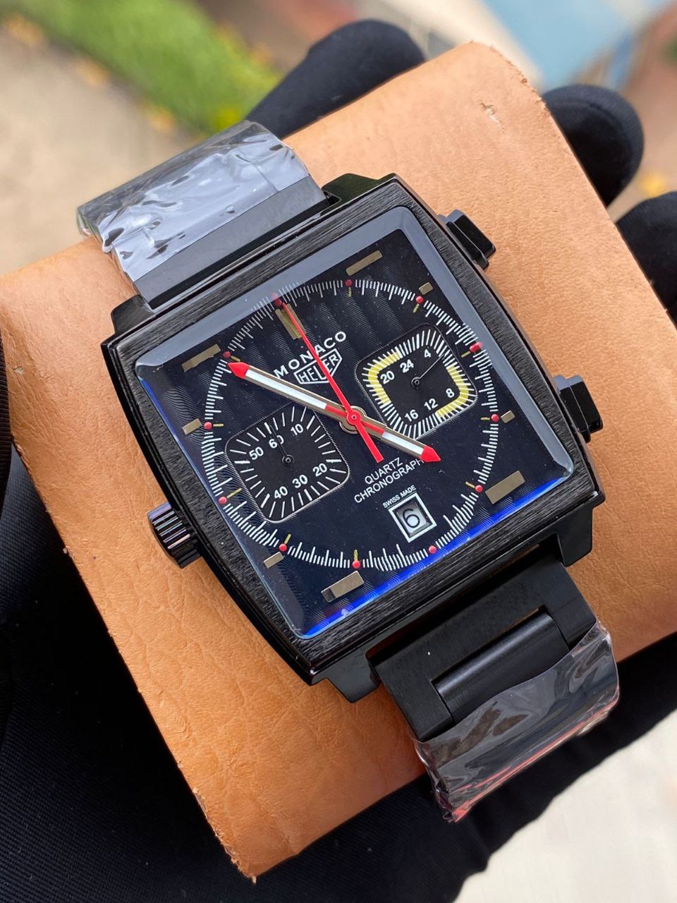 BRAND ALERT MONACO HEUR METTALIC MEN WATCH CHRONOGRAPH MOVEMENT DATE DISPLAY NON-FADE STAINLESS STEEL FINISH WATER RESISTANT BATTERY POWERED SMOOTH SWEEPING MOVEMENT GIFT BAG