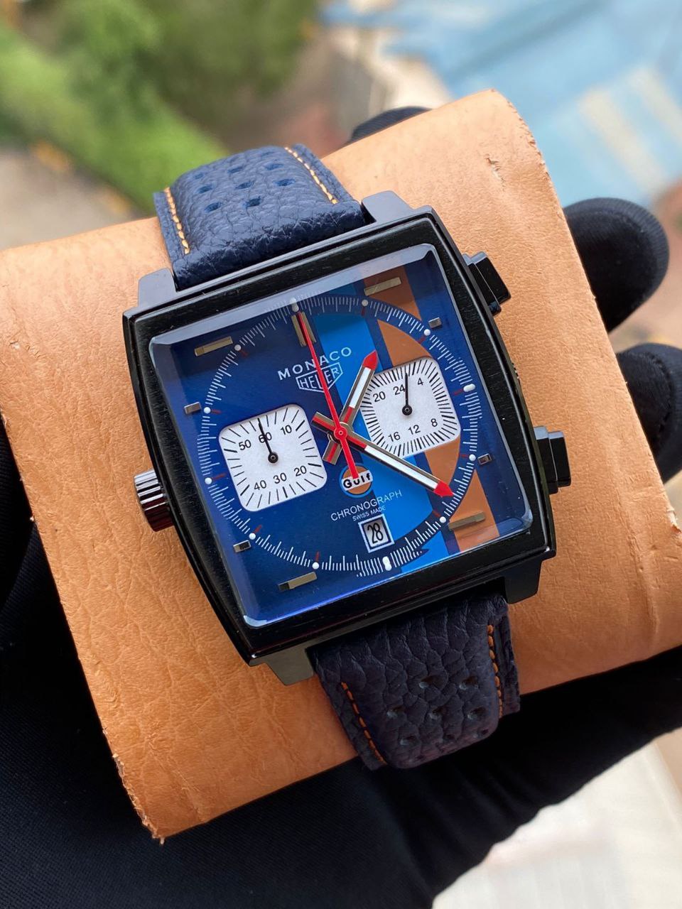 MONACO HEUR CHRONOGRAPH MEN WATCH CHRONOGRAPH MOVEMENT DATE DISPLAY NON-FADE STAINLESS STEEL FINISH WATER RESISTANT BATTERY POWERED SMOOTH SWEEPING MOVEMENT GIFT BAG ENQUIRIES