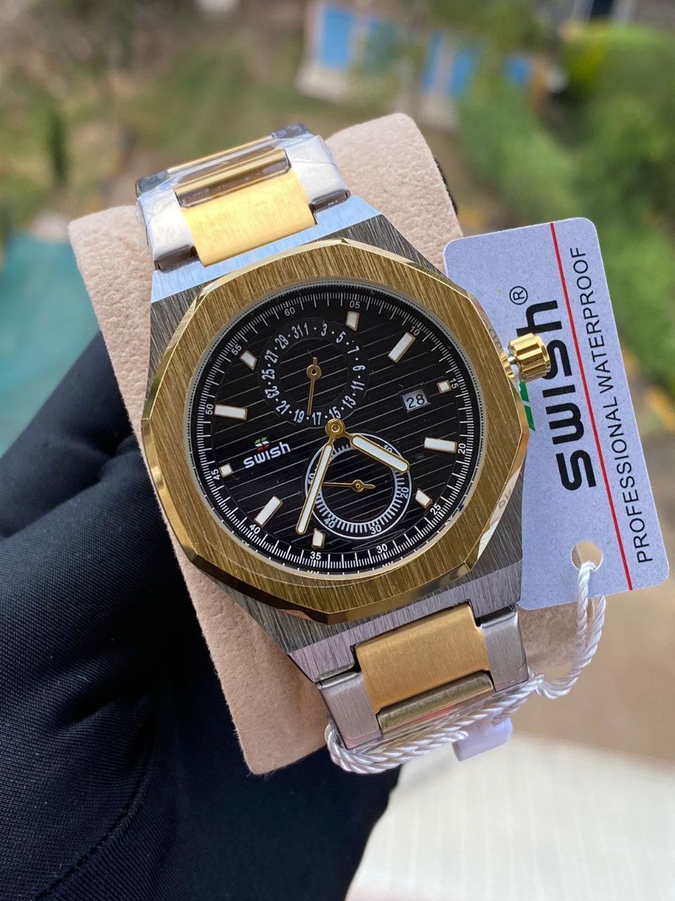 SWISH CHRONOGRAPH GENTS WATCH CHRONOGRAPH DATE DISPLAY BATTERY POWERED STAINLESS STEEL WATER RESISTANT TWO-TONE BLACKGOLD -BLACKBLACK-GREEN BLACK-BLUE GOLD-BLUE