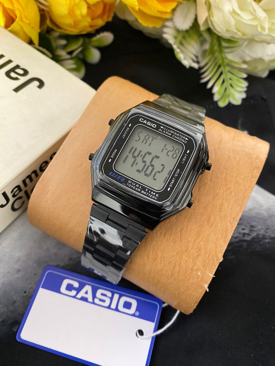 CASIO ILLUMINATOR WATER RESISTANT BATTERY POWERED STAINLESS STEEL LIGHT BUTTON