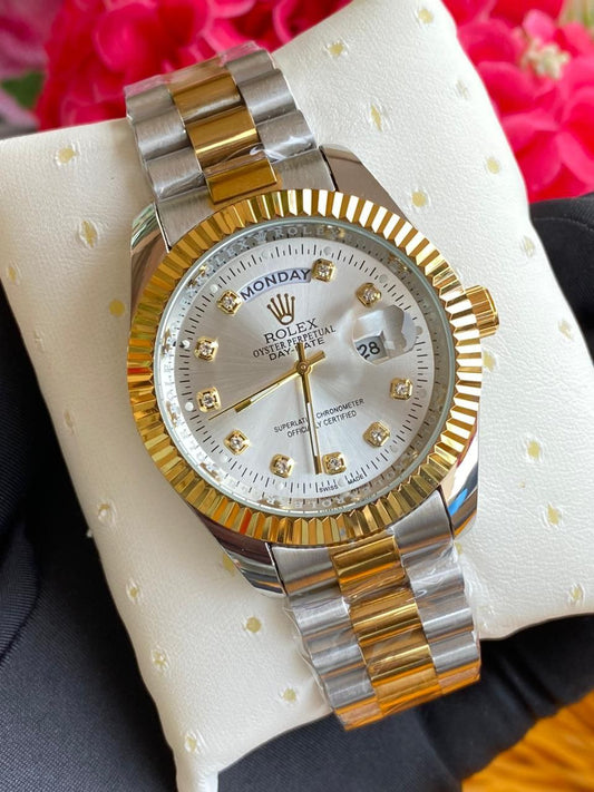 GENTS ROLEX WITH PERPETUAL CALENDAR FULL DAY DISPLAY DATE DISPLAY WATER RESISTANT BATTERY POWERED ROLEX BRANDED BOX