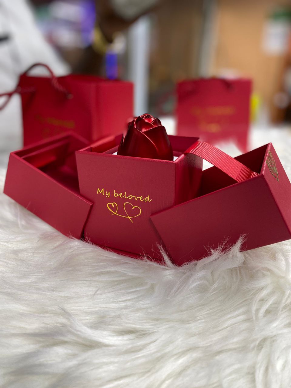 I LOVE YOU NECKLACE 100 LANGUAGES DOZEN PIECES AND ABOVE SILVER ROSE GOLD COMES A BOX AND GIFT BAG