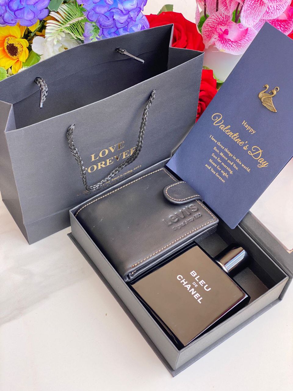 LOVE FOREVER GIFT PACKAGE PERFUME TESTER LOVE FOREVER BOX&BAG CARD LEATHER WALLET NOTE-THIS PACKAGE CAN BE COMBINED WITH ANY PERFUME TESTER ANY WALLET COLOUR/BRAND ENQUIRIES