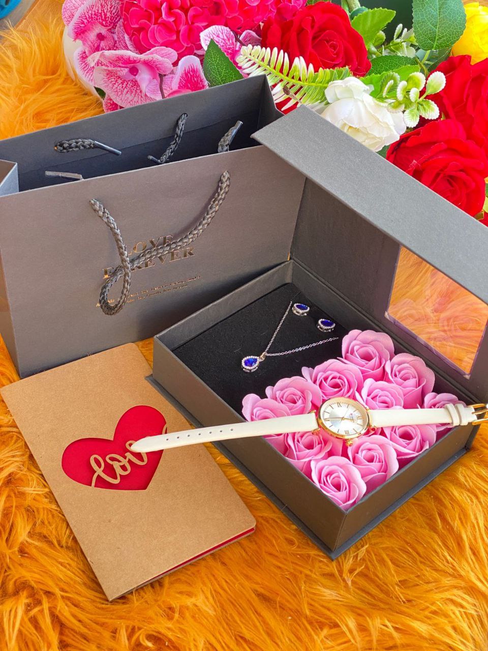 LADIES GIFT PACKAGE PRESERVED ROSES NECKLACE X EARRRINGS WATCH (ANY CURREN,CASIO,ROLEX BRANDS) LOVE CARD BAG X BOX
