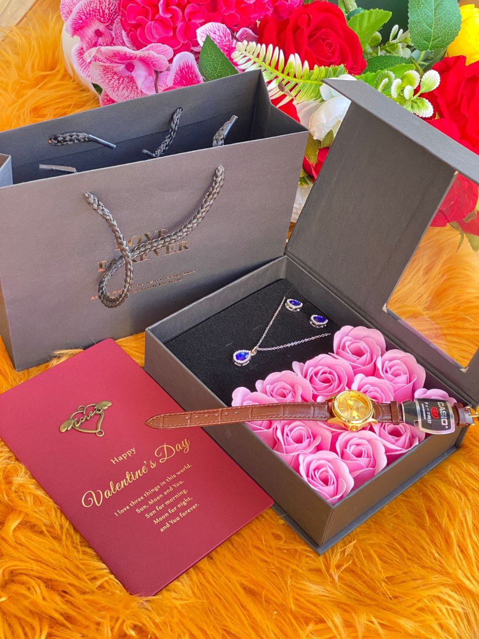 LADIES GIFT PACKAGE PRESERVED ROSES NECKLACE X EARRRINGS WATCH (ANY CURREN,CASIO,ROLEX BRANDS) LOVE CARD BAG X BOX