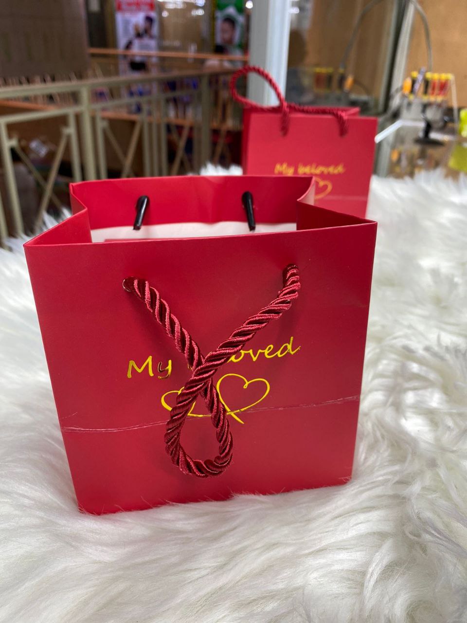 I LOVE YOU NECKLACE 100 LANGUAGES DOZEN PIECES AND ABOVE SILVER ROSE GOLD NECKLACE COMES A BOX AND GIFT BAG