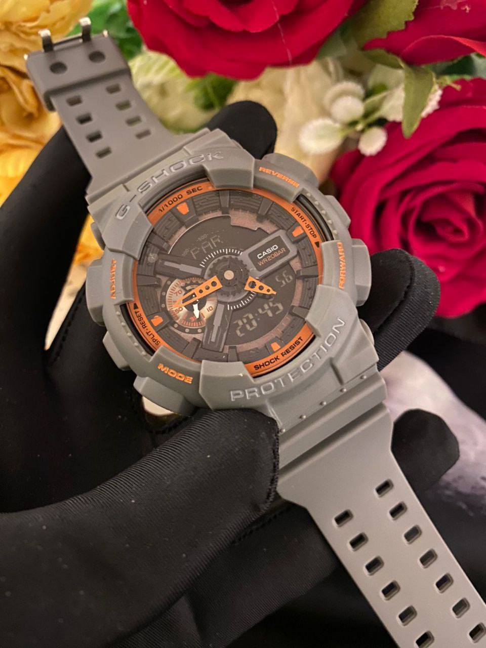 G SHOCK CASIO WATER RESIST SHOCK RESIST FUNCTIONAL CHRONOGRAPHS RUBBER STARP LIGHT BUTTON BATTERY POWERED G SHOCK TIN