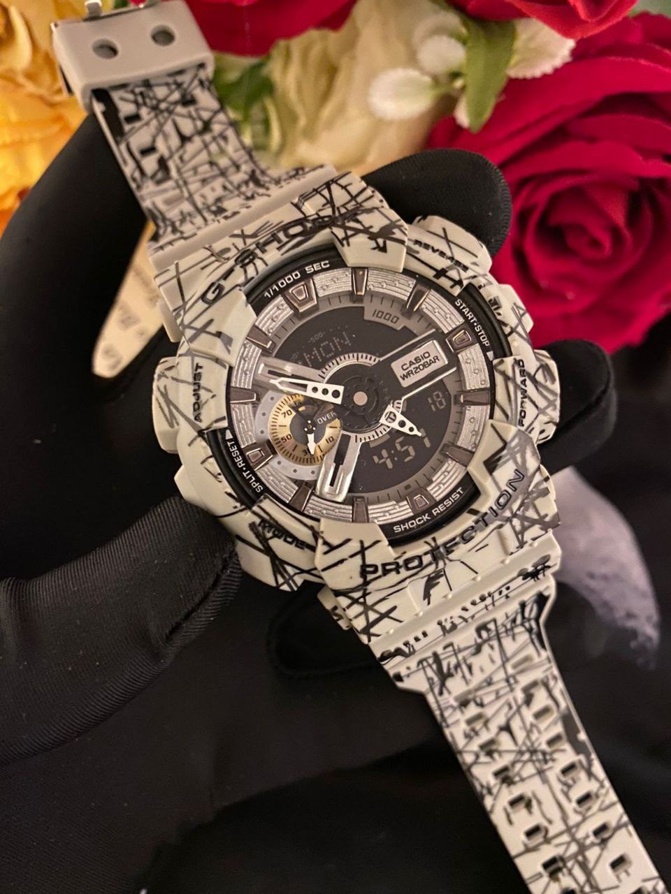 G SHOCK CASIO WATER RESIST SHOCK RESIST FUNCTIONAL CHRONOGRAPHS RUBBER STARP LIGHT BUTTON BATTERY POWERED G SHOCK TIN