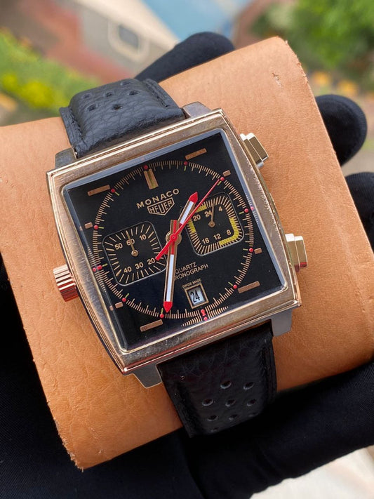 MONACO HEUR CHRONOGRAPH MEN WATCH CHRONOGRAPH MOVEMENT DATE DISPLAY NON-FADE STAINLESS STEEL FINISH WATER RESISTANT BATTERY POWERED SMOOTH SWEEPING MOVEMENT GIFT BAG ENQUIRIES