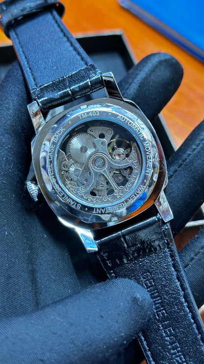 FORSINING AUTOMATIC WATCH AUTOMATIC MOVEMENT LUMINOUS ARMS STAINLESS STEEL LEATHER STRAP WATER RESISTANT COMES A FORSINING BRANDED BOX