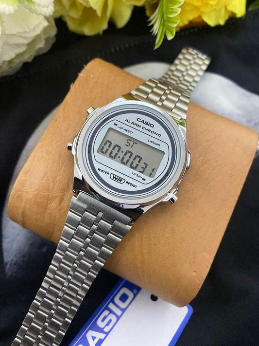 CASIO VINTAGE ROUND WATER RESISTANT LIGHT BUTTON DAY,DATE,MONTH DISPLAY STAINLESS STEEL FINISH ENQUIRIES