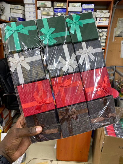 CURREN LADIES #9079 WATER RESISTANT BATTERY POWERED CURREN BRANDED BOX ENQUIRIES