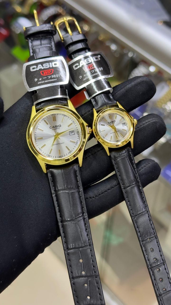 CASIO DATE DISPLAY LEATHER X METTALLIC WATER RESISTANT DATE DISPLAY A PIECE/3000 A PAIR CASIO BOXES @