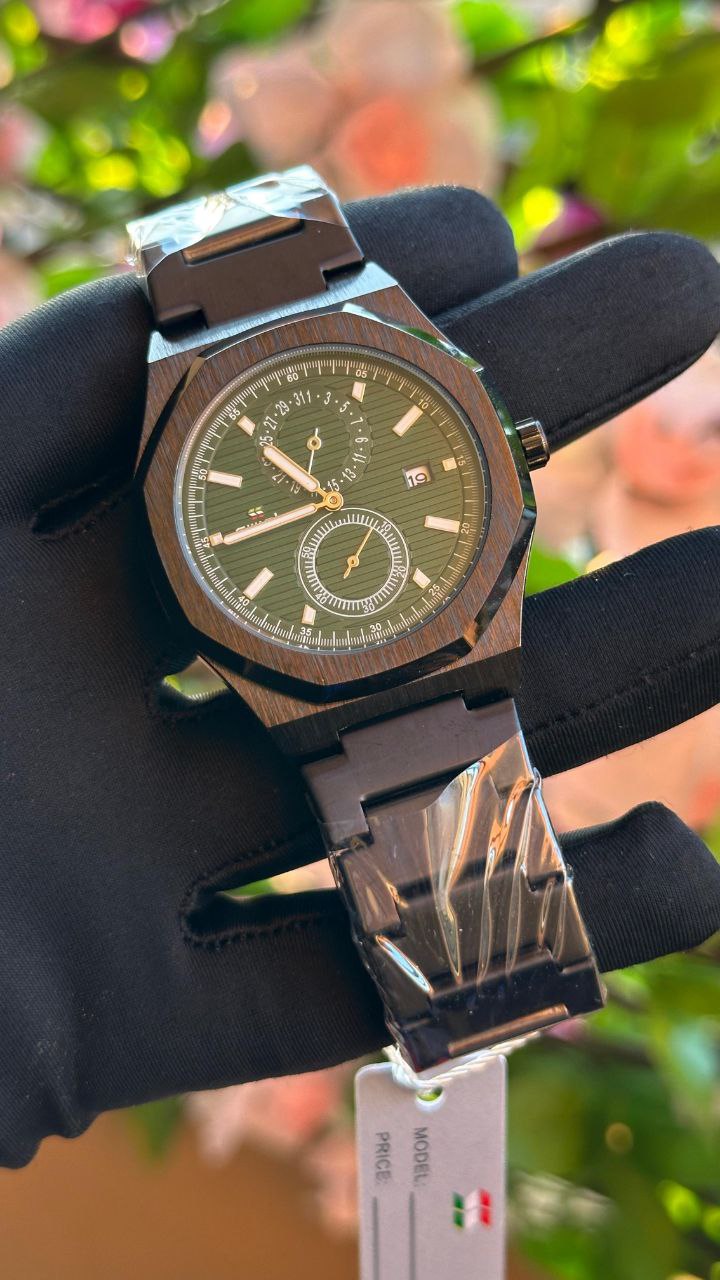 SWISH CHRONOGRAPH GENTS WATCH CHRONOGRAPH DATE DISPLAY BATTERY POWERED STAINLESS STEEL WATER RESISTANT TWO-TONE BLACKBLACK-GREEN BLACK-BLUE GOLD-BLUE