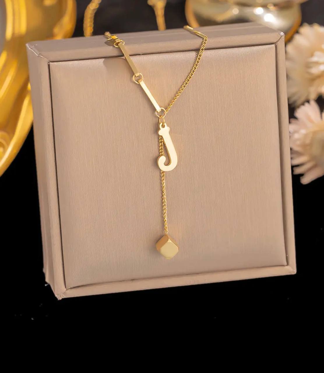 INITIAL LETTERS HYPOALLERGENIC NECKLACES NON FADE STAINLESS STEEL HYPOALLERGENIC NECKLACE GIFT BOXES