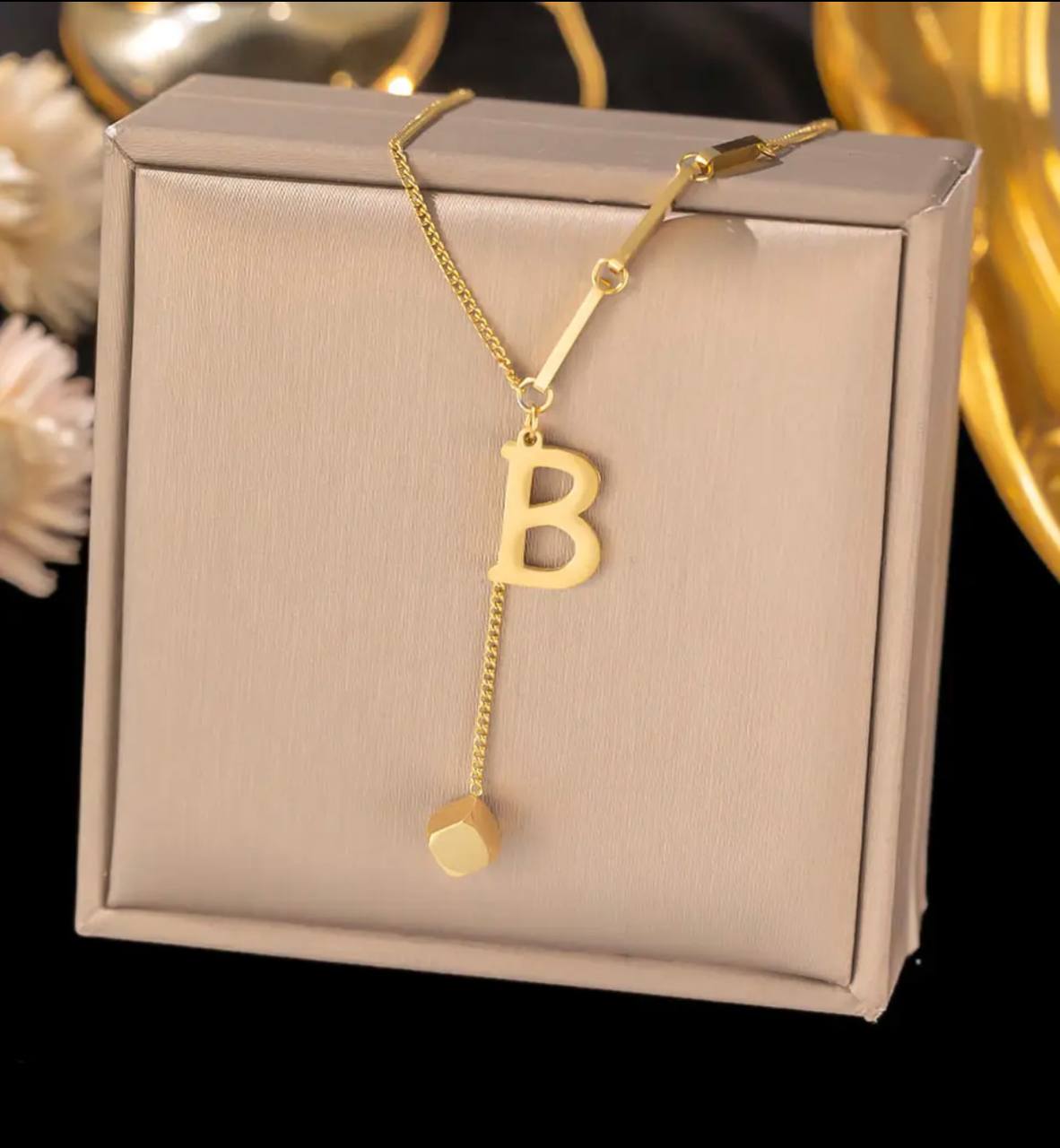 INITIAL LETTERS HYPOALLERGENIC NECKLACES NON FADE STAINLESS STEEL HYPOALLERGENIC NECKLACE GIFT BOXES
