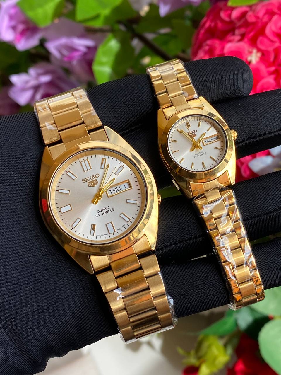 CITIZEN WATCH DAY & DATE DISPLAY STAINLESS STEEL FINISH WATER RESISTANT LUMINOUS DIAL ENQUIRIES