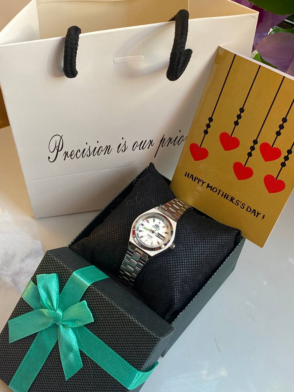MOTHERS DAY GIFT PACKAGE (NAVIFORCE EDITION) WATCH,BOX,CARD,BAG STAINLESS STEEL WATER RESISTANT BATTERY POWERED