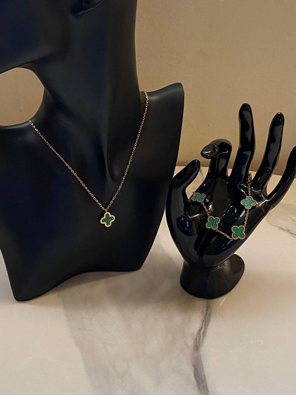 VAN CLEEF HYPOALLERGENIC SET (NECKLACE X BRACELET) TARNISH/FADE FREE STAINLESS STEEL HYPOALLERGENIC JEWELLERY BOX &100