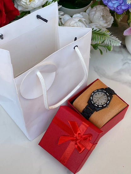 LADIES GIFT WATCH WATER RESITANT BATTERY POWERED & ENQUIRIES