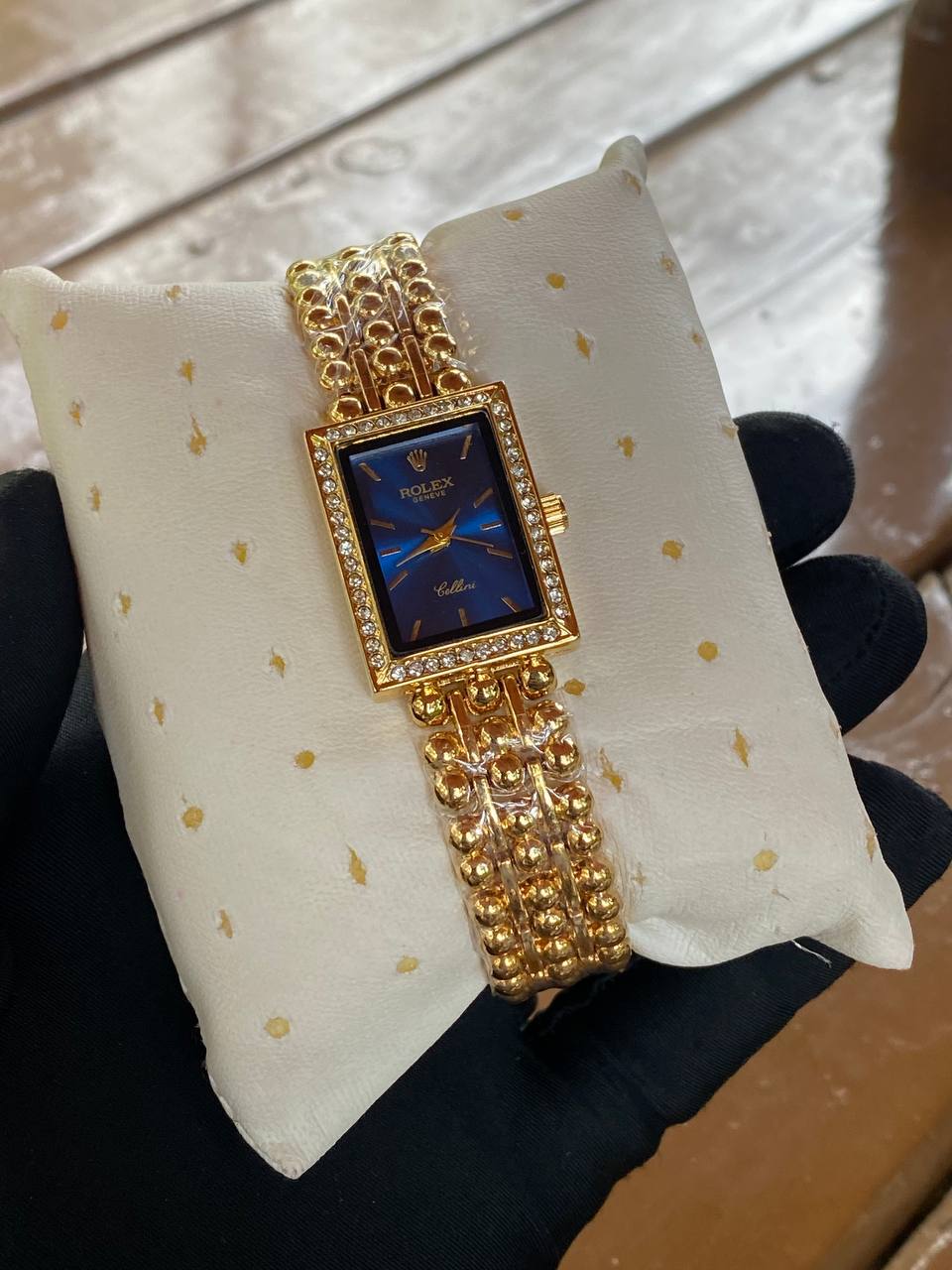 LADIES WATCH STAINLESS STEEL BATTERY POWERED WATER RESISTANT GIFT BOX GIFT BAG ENQUIRIES