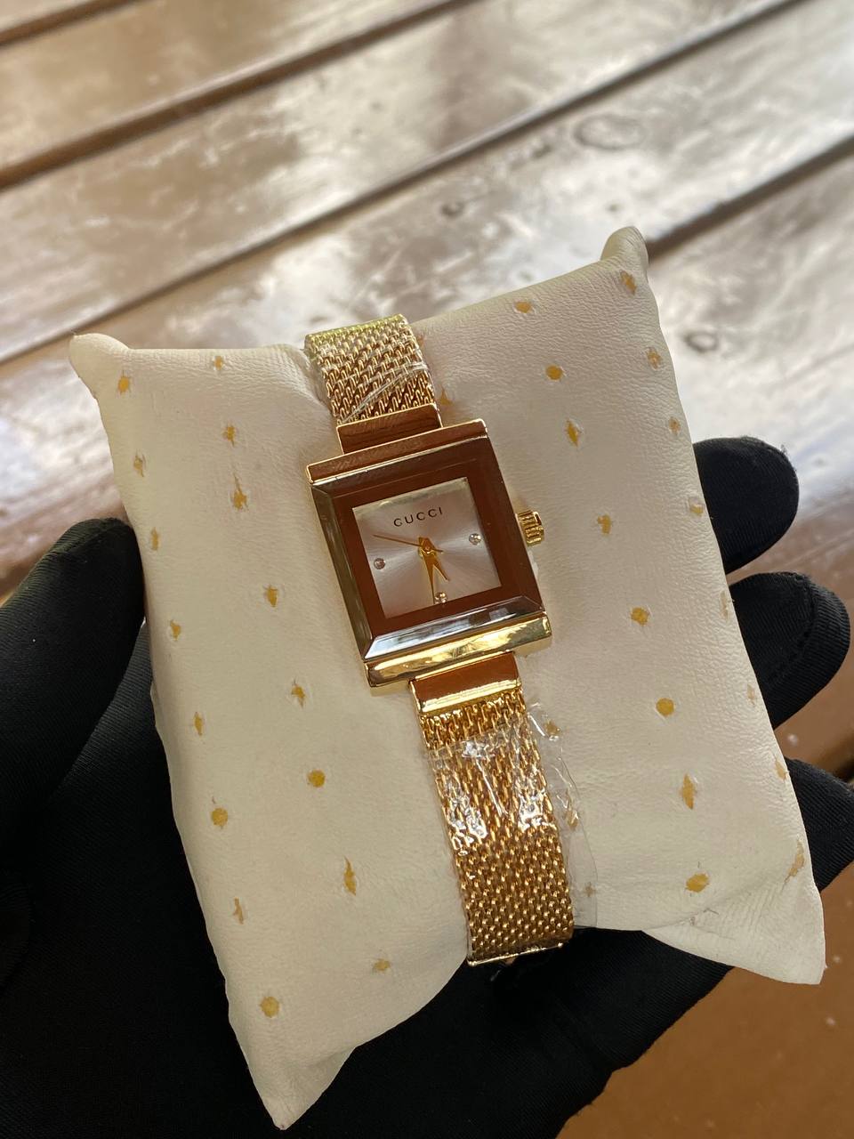 LADIES WATCH STAINLESS STEEL BATTERY POWERED WATER RESISTANT GIFT BOX GIFT BAG ENQUIRIES