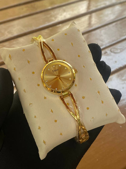 LADIES WATCH STAINLESS STEEL BATTERY POWERED WATER RESISTANT GIFT BOX GIFT BAG ENQUIRIES