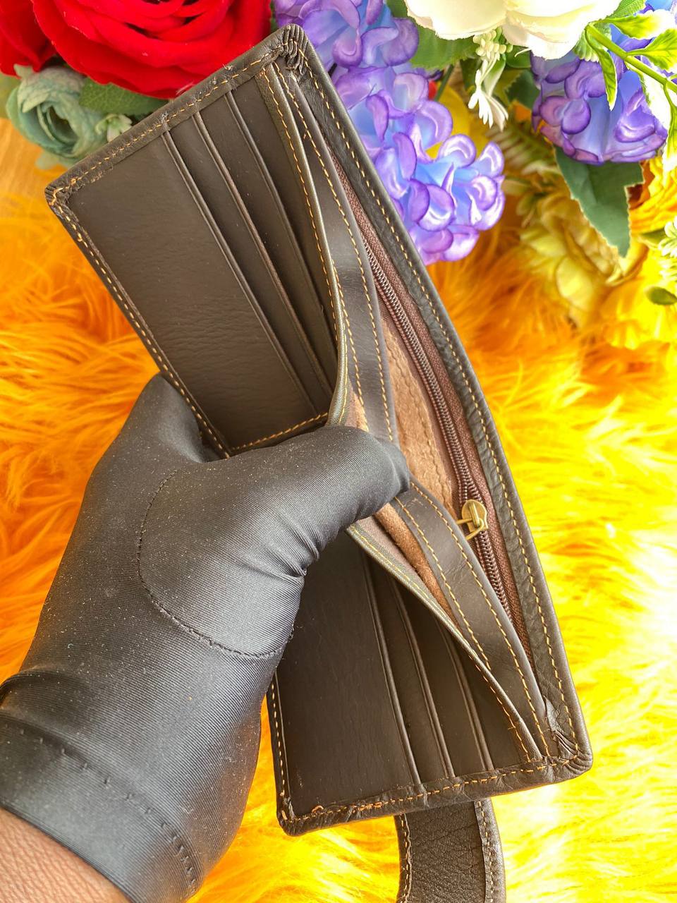 LEATHER WALLETS WITH ZIP
