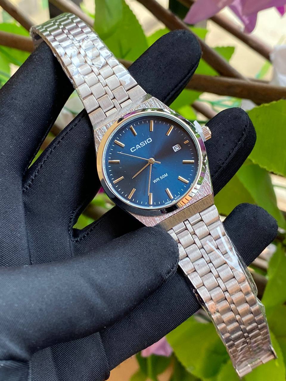 UNISEX CASIO DATE DISPLAY STAINLESS STEEL BATTERY POWERED WATER RESISTANT ENQUIRIES