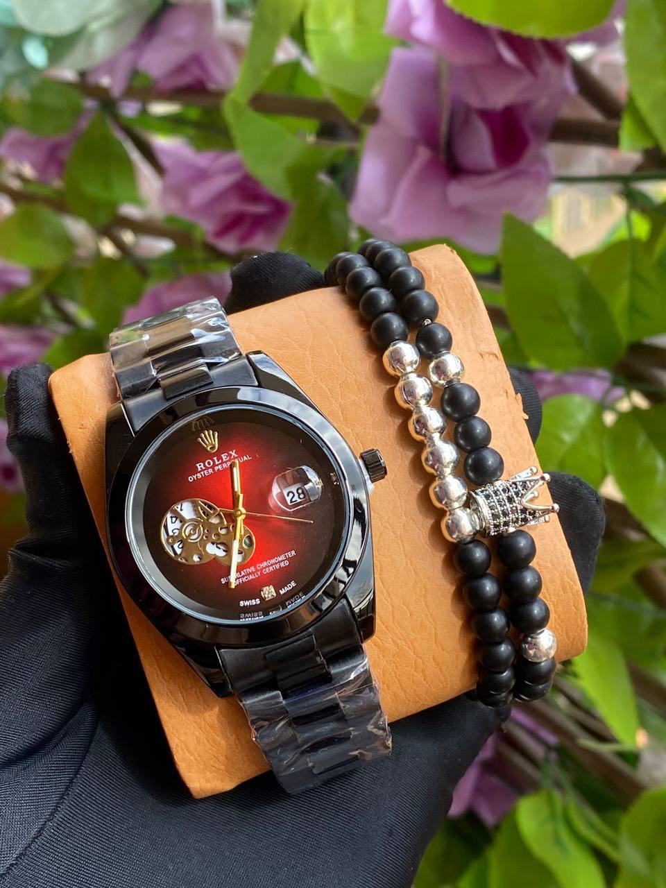 CURREN GENTS WATCH #8329 (LEATHER) WATER RESISTANT CHRONOGRAPH MOVEMENT DATE DISPLAY BATTERY POWERED CURREN BRANDED BOX @ ENQUIRIES