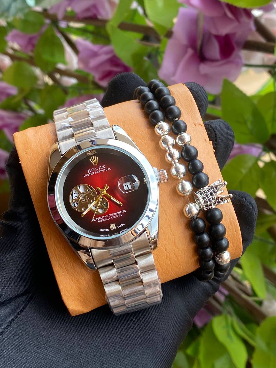 CURREN GENTS WATCH #8329 (LEATHER) WATER RESISTANT CHRONOGRAPH MOVEMENT DATE DISPLAY BATTERY POWERED CURREN BRANDED BOX @ ENQUIRIES