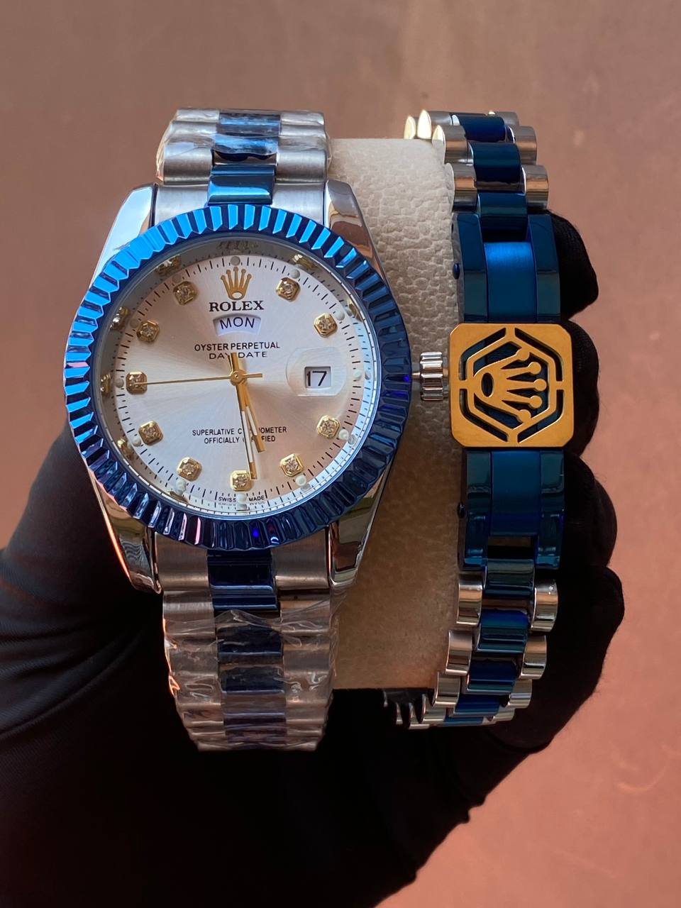 ROLEX X BRACELET NONFADE ROLEX BRANDED BRACELETS FULL DAY AND DATE DISPLAY BATTERY POWERED AND ENQUIRIES