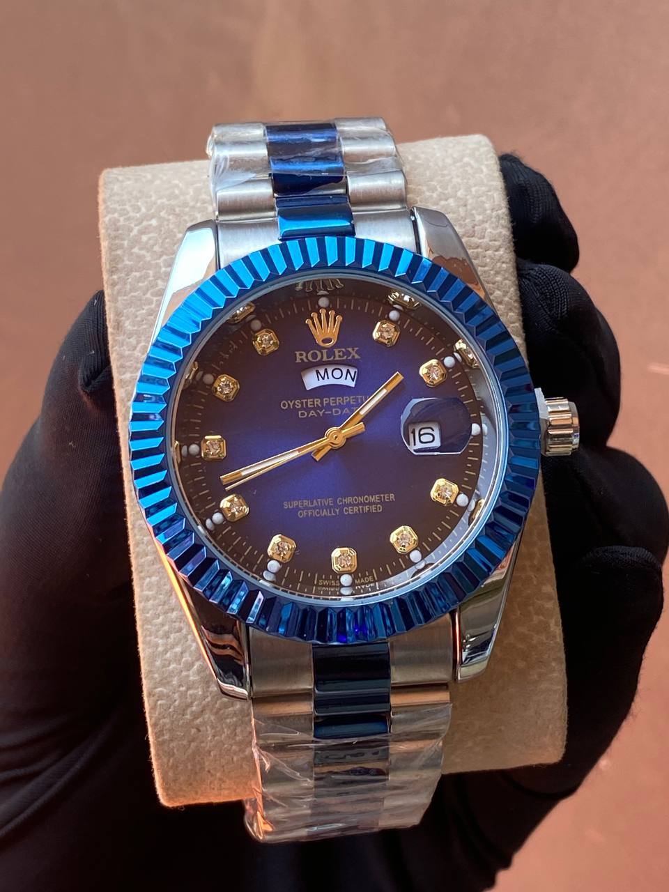 ROLEX X BRACELET NONFADE ROLEX BRANDED BRACELETS FULL DAY AND DATE DISPLAY BATTERY POWERED AND ENQUIRIES