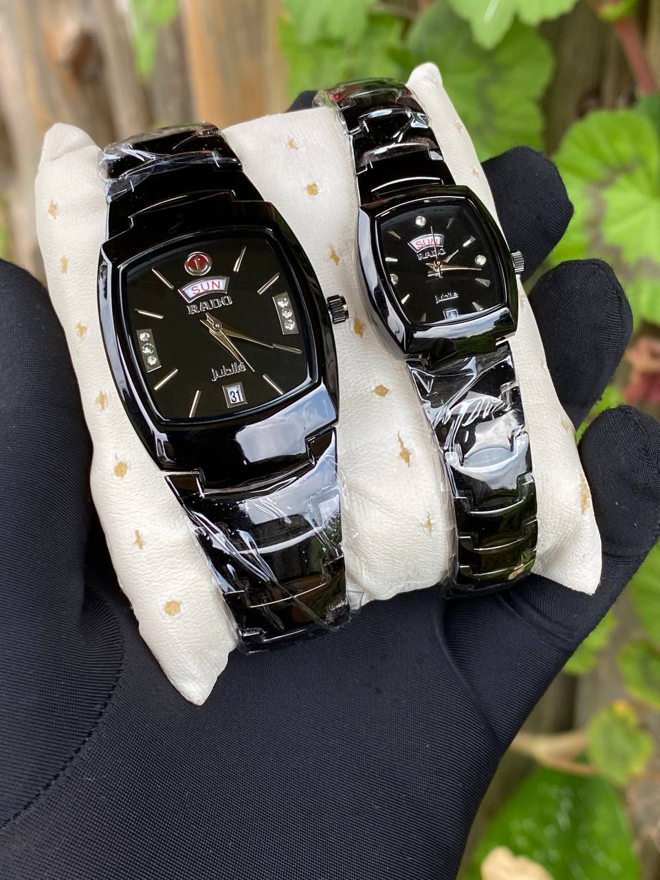 RADO COUPLE SET SINGLE PIECE DAY AND DATE DISPLAY WATER RESISTANT BATTERY POWERED ENQUIRIES