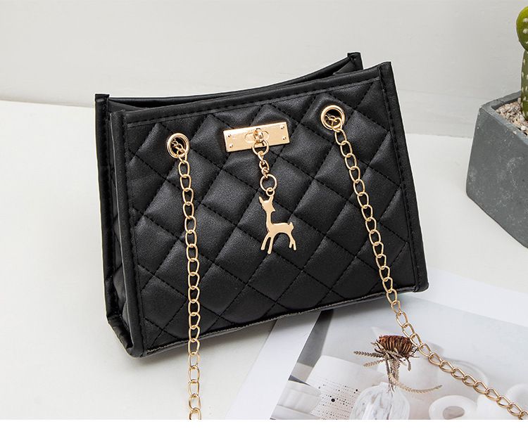 Deer pendant decorative chain crossbody bag Fashion casual new diamond lattice embroidered ladies single shoulder bucket bag