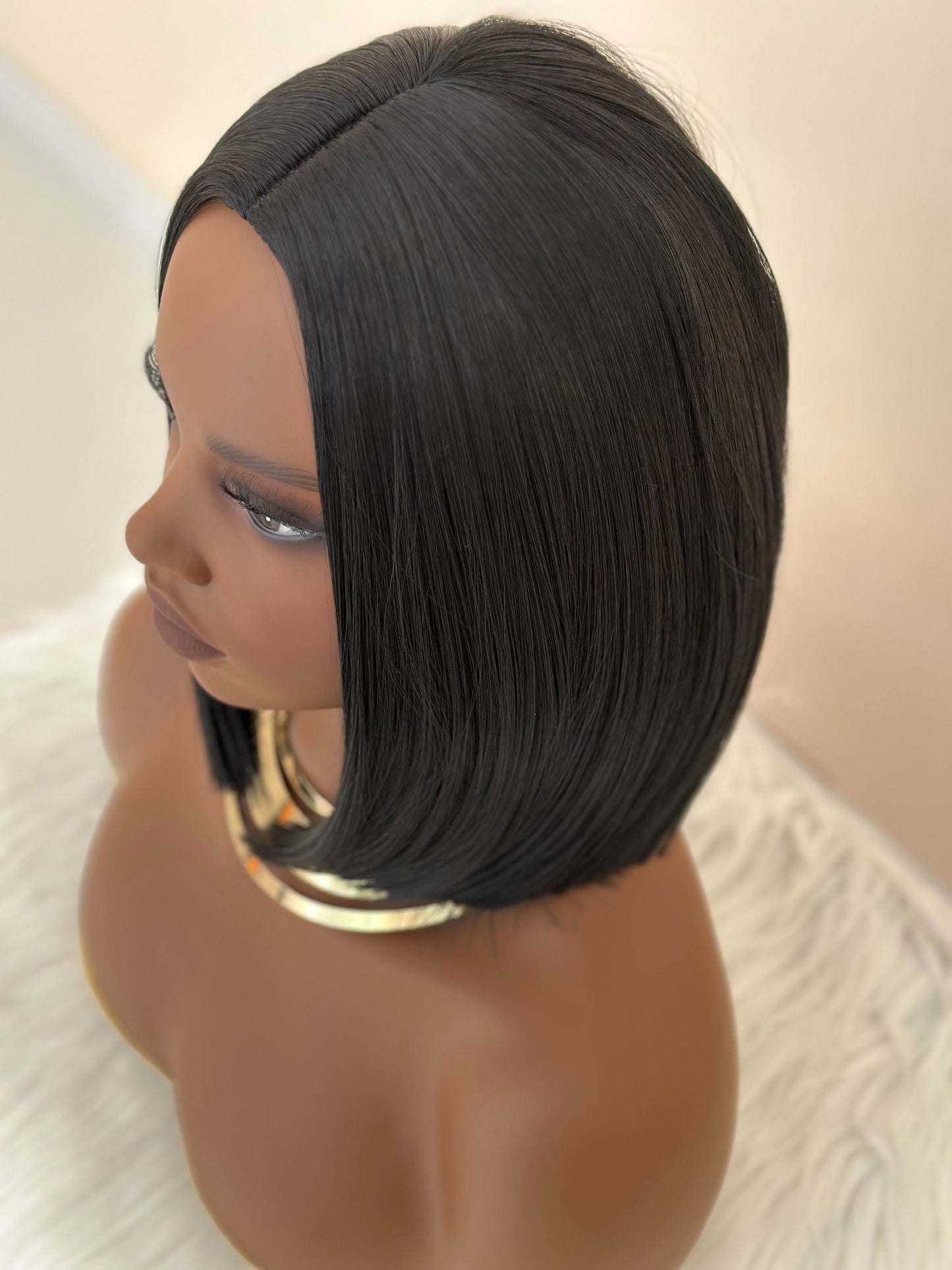 Synthetic Straight Bob Wigs - 12 Inch | 180% Density Natural Look(1B Black, Gift)
