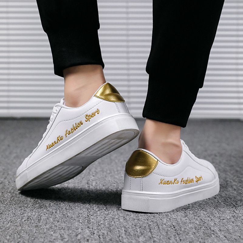 Men's casual PU artificial leather shoes Boys white sports shoes fashion running shoes driving shoes students single shoes athletic skateboarding shoes sneakers white + gold