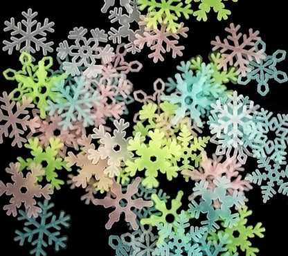 Home Decor Luminous Snowflake Wall Stickers Glow In The Dark Decal for Kids Baby Rooms Bedroom Home Decoration
