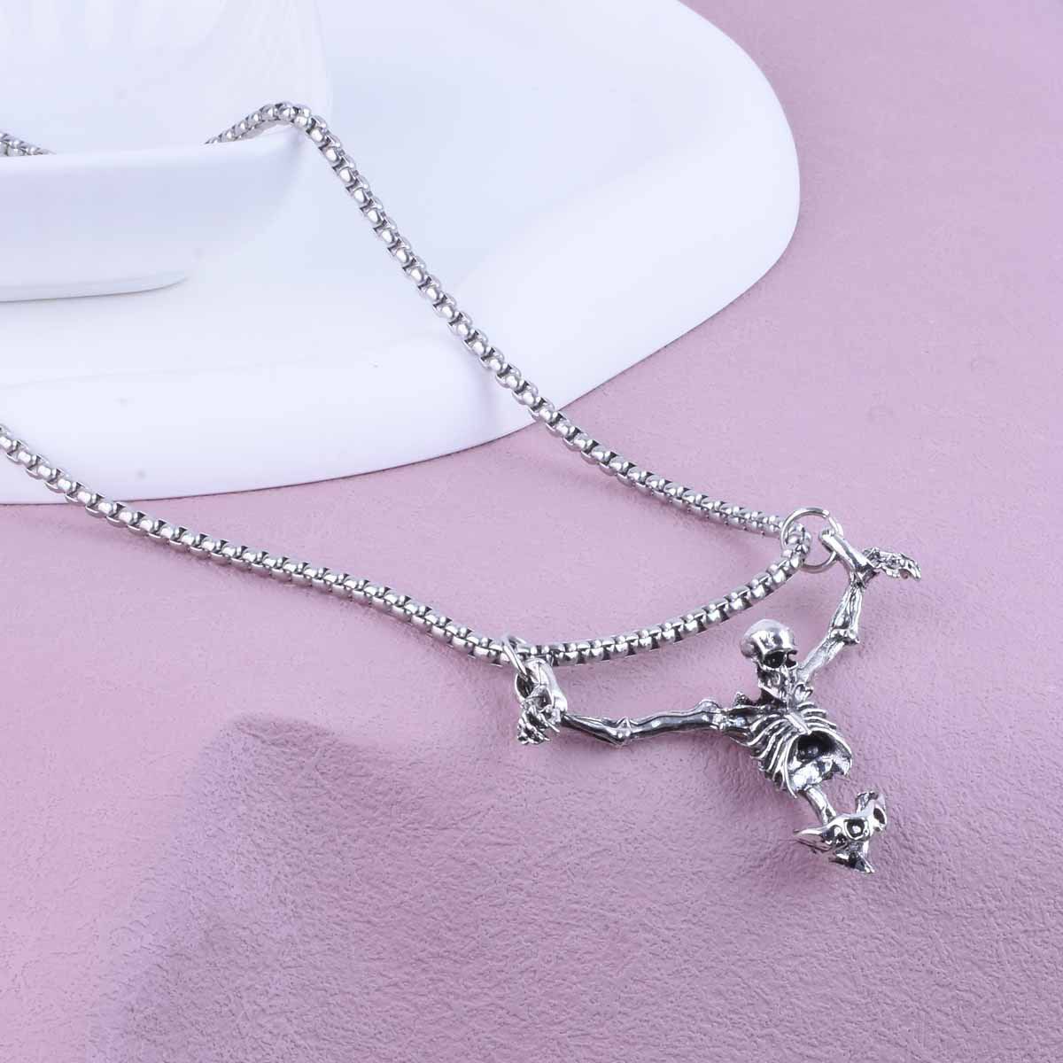 New Design European And American Halloween Punk Wind Crucifixion Skull Head Necklace Fashion Retro Accessories